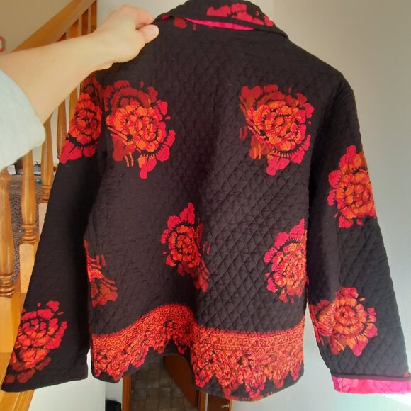 QUILTED Reversible Floral Jacket Button Size M-L Black Pink with Pockets *READ - Picture 2 of 7